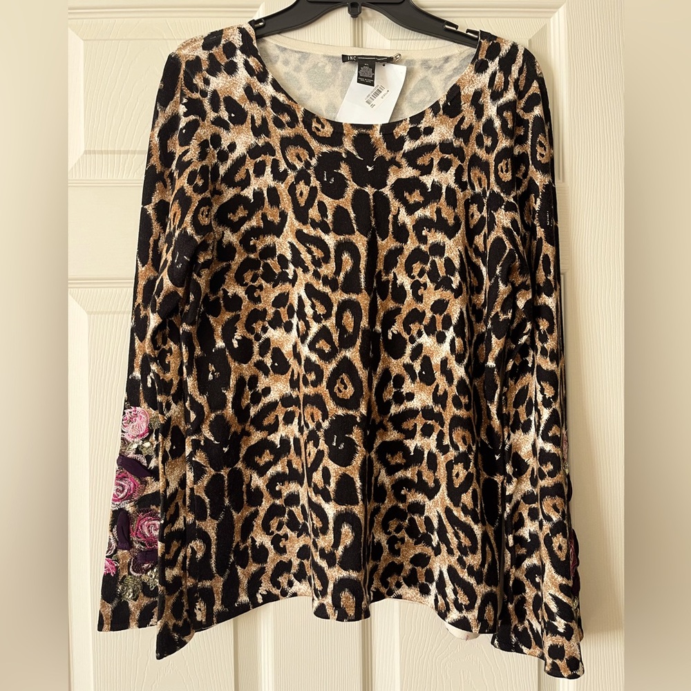 Inc leopard top!